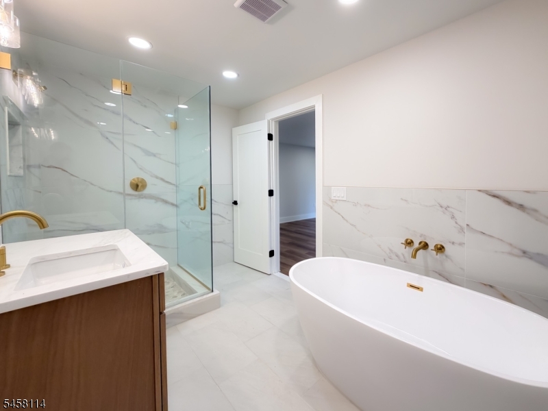 10 Alpine Trail Vernon NJ 07462