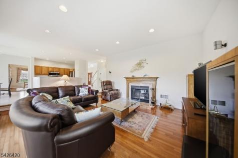29 Castle Court Randolph NJ 07869