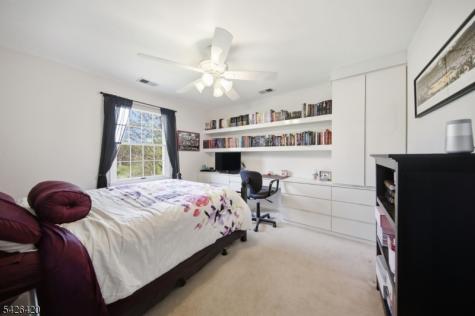 29 Castle Court Randolph NJ 07869