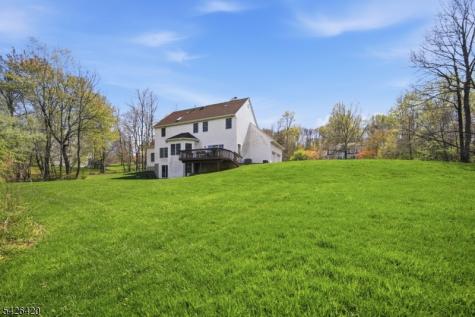 29 Castle Court Randolph NJ 07869