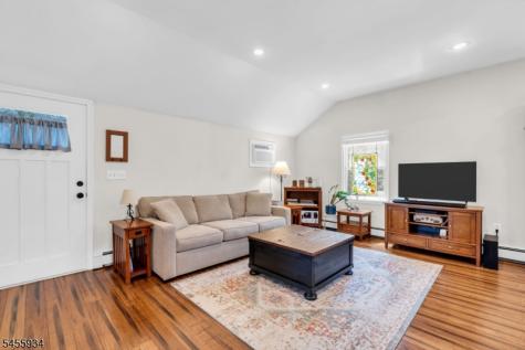 1 Spring Hill Road Franklin NJ 08801