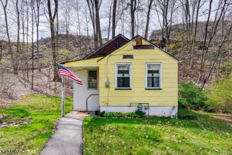 102 Greenwood Avenue Wanaque NJ 07420