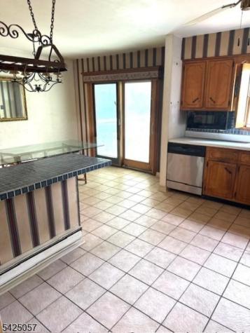 8 Loyola Court Hopatcong NJ 07843