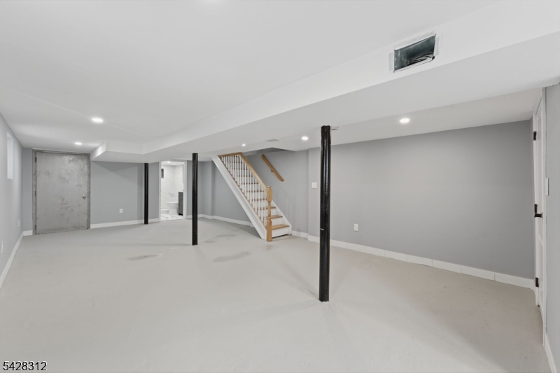 153 Brookside Avenue Irvington NJ 07111