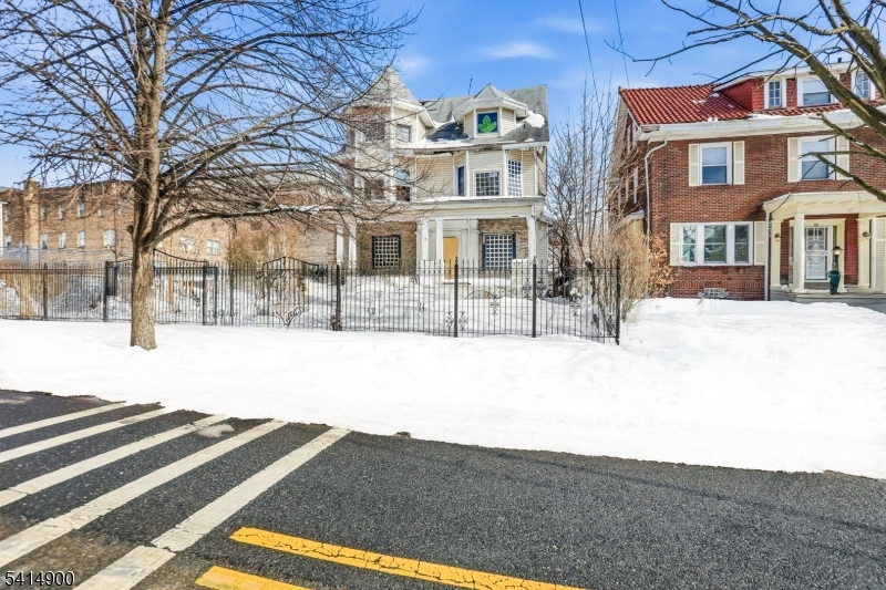 16 Ingraham Place Newark NJ 07108