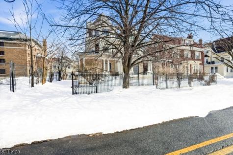 16 Ingraham Place Newark NJ 07108