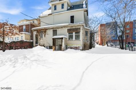 16 Ingraham Place Newark NJ 07108