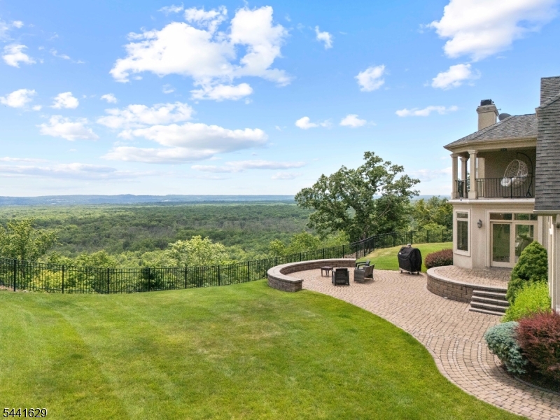 15 Adams Way Montville NJ 07082