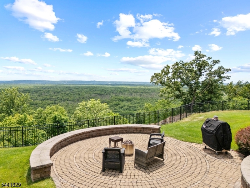 15 Adams Way Montville NJ 07082
