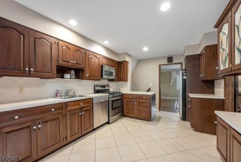 485 Eisenhower Court Wyckoff NJ 07481