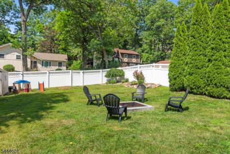 561 Rogers Drive Roxbury NJ 07850