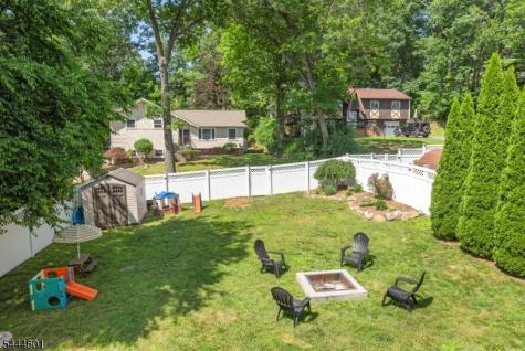 561 Rogers Drive Roxbury NJ 07850