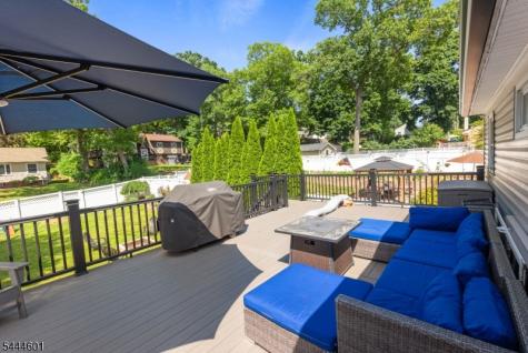561 Rogers Drive Roxbury NJ 07850