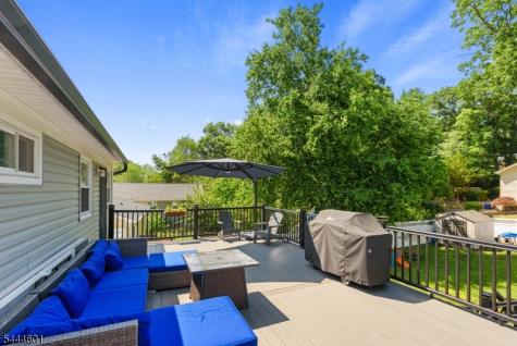 561 Rogers Drive Roxbury NJ 07850