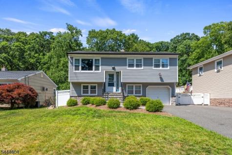 561 Rogers Drive Roxbury NJ 07850