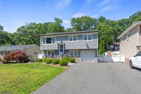 561 Rogers Drive Roxbury NJ 07850
