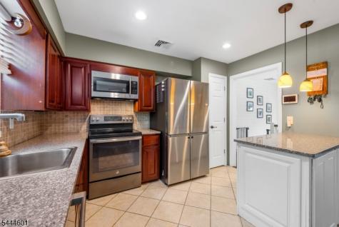 561 Rogers Drive Roxbury NJ 07850