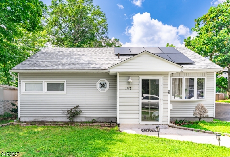 1528 Washington Avenue Pompton Lakes NJ 07442