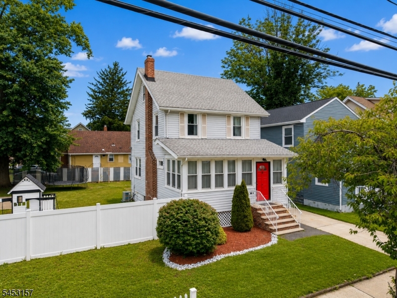 512 W 3rd Avenue Roselle NJ 07203