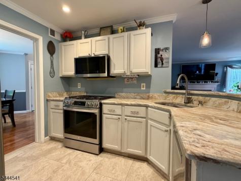 20 Winding Brook Lane Jefferson NJ 07438