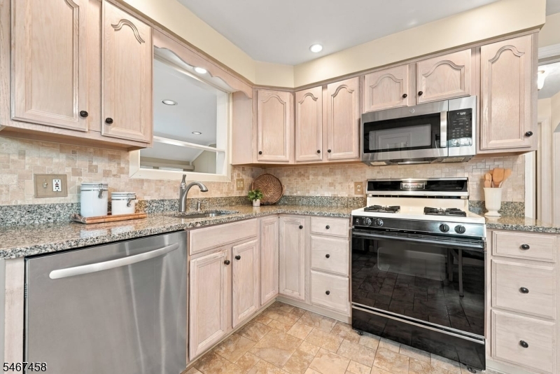 1841 Quaker Way Union NJ 07083