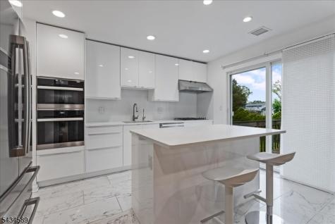 9 Arthur Terrace Livingston NJ 07039