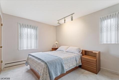9 Arthur Terrace Livingston NJ 07039