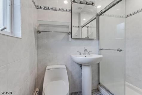 9 Arthur Terrace Livingston NJ 07039