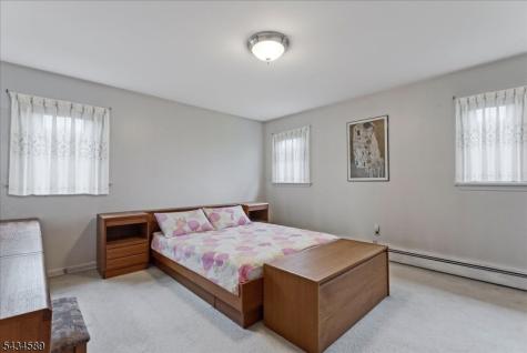 9 Arthur Terrace Livingston NJ 07039