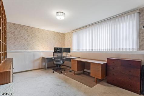 9 Arthur Terrace Livingston NJ 07039