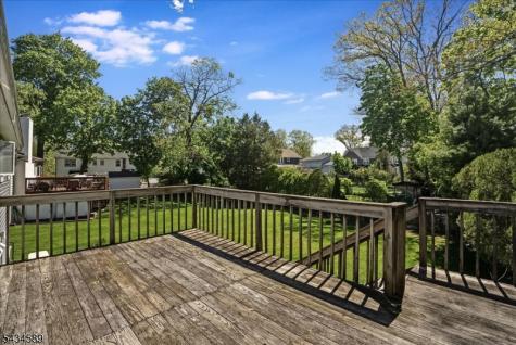9 Arthur Terrace Livingston NJ 07039