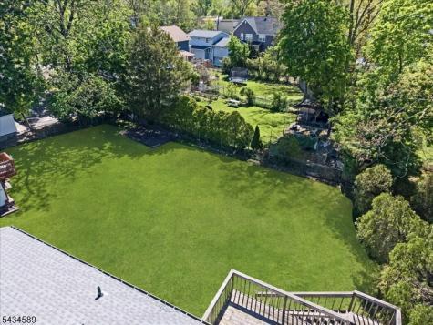 9 Arthur Terrace Livingston NJ 07039