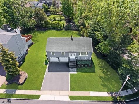 9 Arthur Terrace Livingston NJ 07039