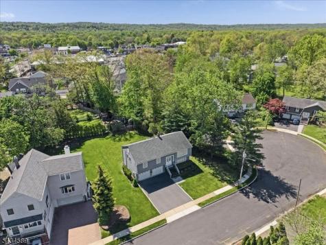 9 Arthur Terrace Livingston NJ 07039