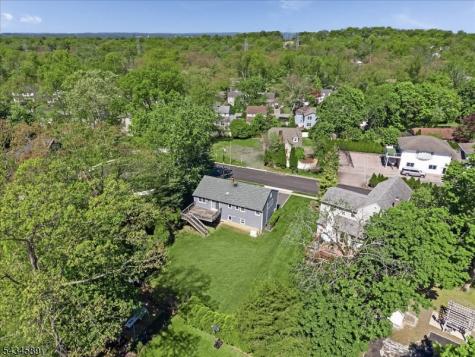 9 Arthur Terrace Livingston NJ 07039