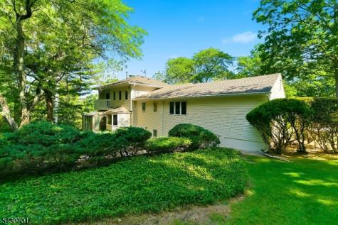 1 Winding Way North Caldwell NJ 07006
