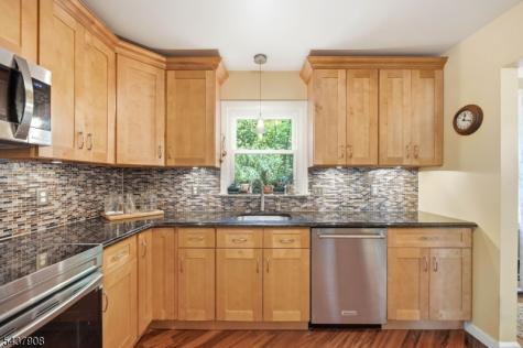 36 Calumet Avenue Oakland NJ 07436