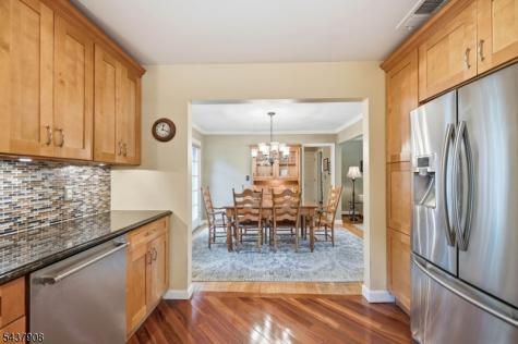 36 Calumet Avenue Oakland NJ 07436