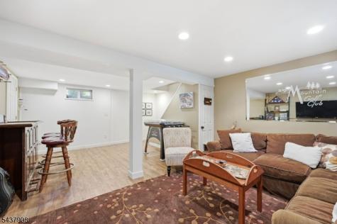 36 Calumet Avenue Oakland NJ 07436