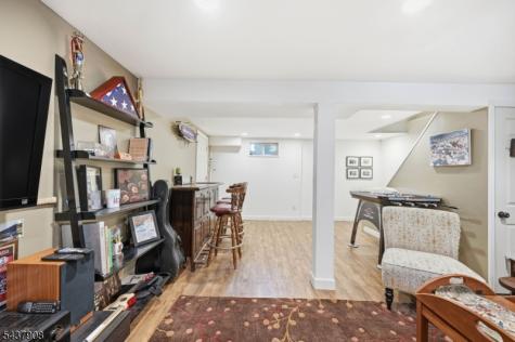 36 Calumet Avenue Oakland NJ 07436
