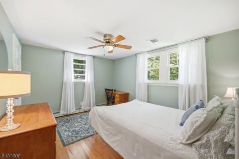 36 Calumet Avenue Oakland NJ 07436