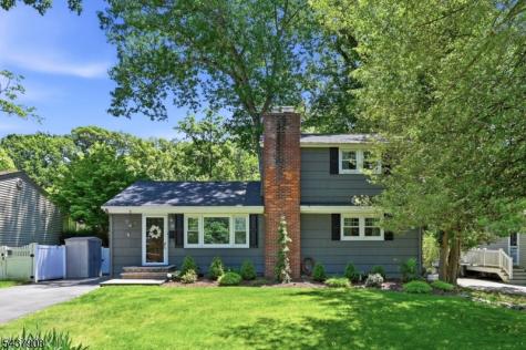 36 Calumet Avenue Oakland NJ 07436