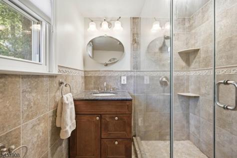 36 Calumet Avenue Oakland NJ 07436