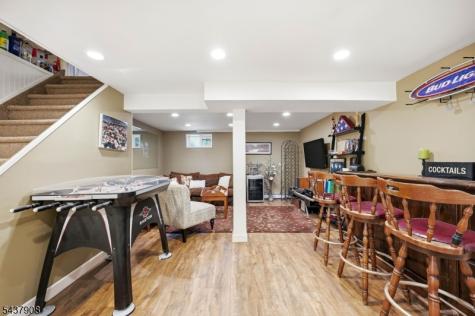 36 Calumet Avenue Oakland NJ 07436