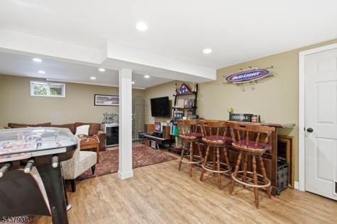 36 Calumet Avenue Oakland NJ 07436