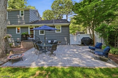36 Calumet Avenue Oakland NJ 07436