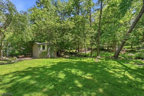 36 Calumet Avenue Oakland NJ 07436