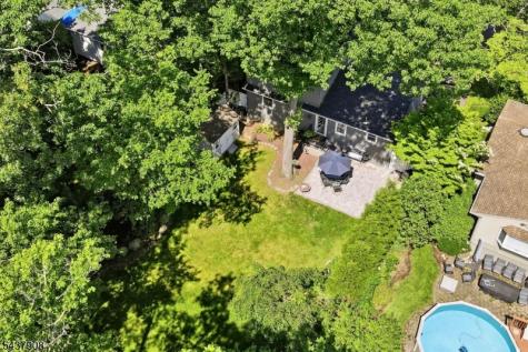 36 Calumet Avenue Oakland NJ 07436