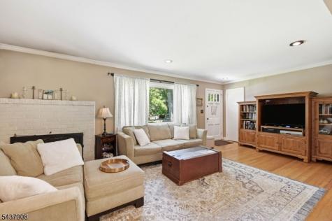 36 Calumet Avenue Oakland NJ 07436