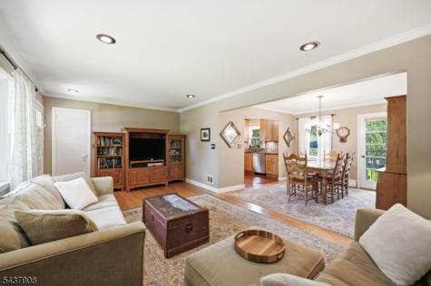 36 Calumet Avenue Oakland NJ 07436